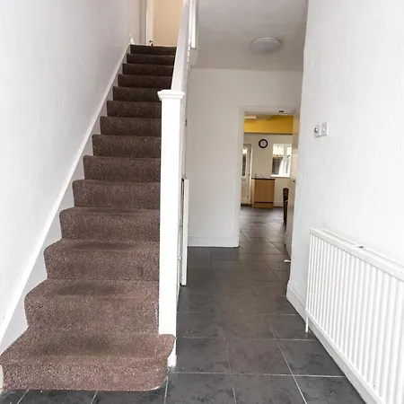 October Disc - Long - Contractors Holiday home